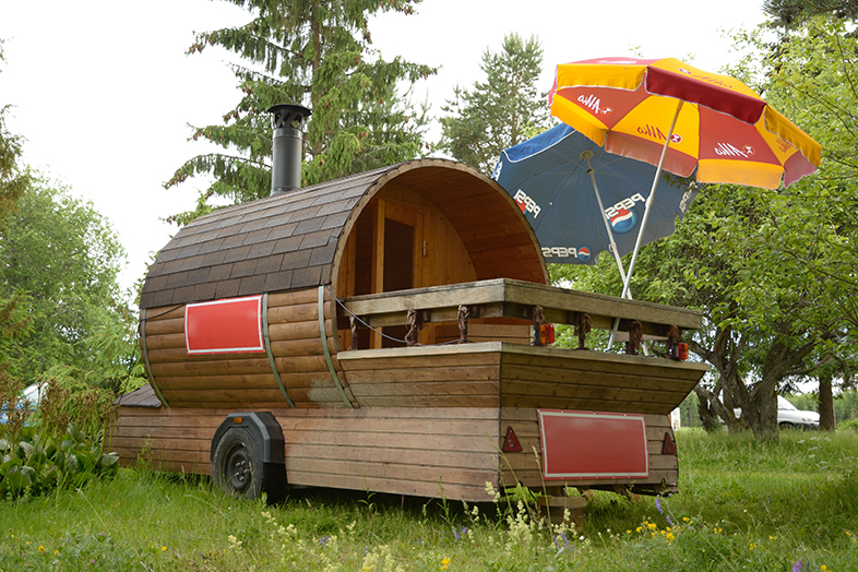 halutulle paikalle kuljetettava tynnyrisauna – barrel sauna to the desired site served