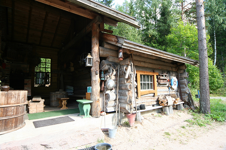 savusauna ja lampi smoke sauna and pond